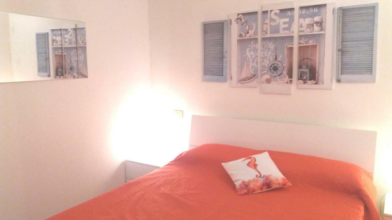 Appartamento Fronte Mare Santa Teresa Gallura Dış mekan fotoğraf